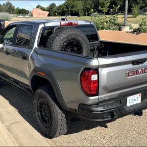 2025 GMC Canyon AT4X AEV in Sterling Metallic