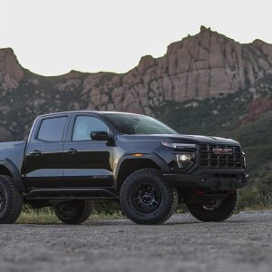 Media '2025 GMC Canyon AT4X AEV in Black' in category 'First Gen: 2024 - Present'