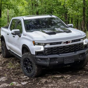 2023 Silverado ZR2 Bison in Summit White