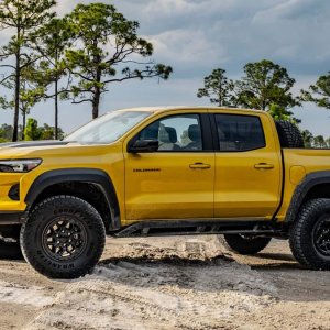2024 Colorado ZR2 Bison - Nitro Yellow Metallic