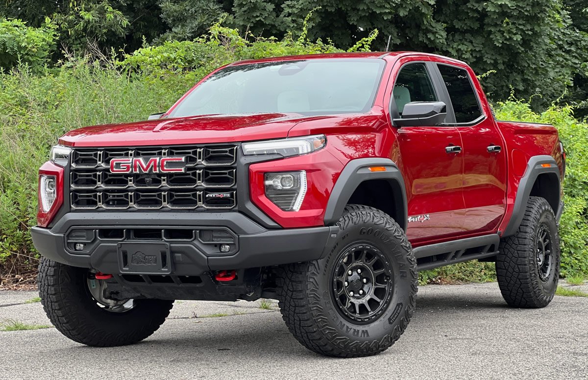2025 GMC Canyon AT4X AEV - Volcanic Red
